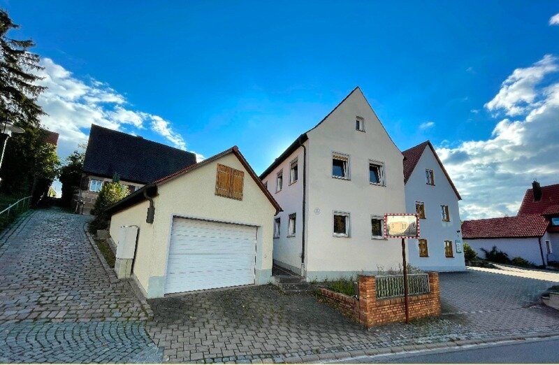 Einfamilienhaus zum Kauf 260.000 € 5 Zimmer 102 m²<br/>Wohnfläche 180 m²<br/>Grundstück Abenberg Abenberg 91183