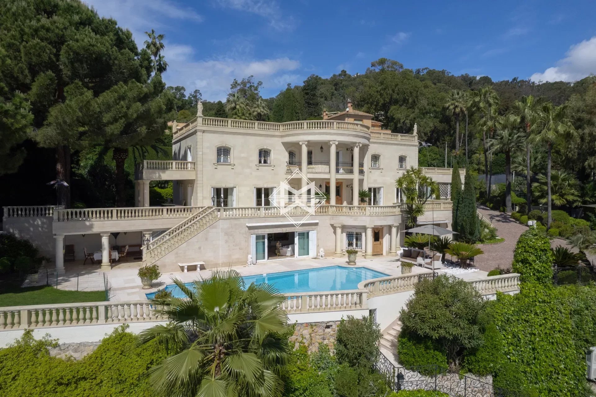 Villa zum Kauf provisionsfrei 14.800.000 € 13 Zimmer 850 m²<br/>Wohnfläche 4.049 m²<br/>Grundstück La Maure-Super Cannes Cannes 06220