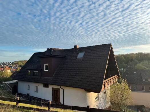 Einfamilienhaus zum Kauf provisionsfrei 399.000 € 8 Zimmer 220 m² 1.677 m² Grundstück Klausmarbacher Weg 1 Burghaun 36151