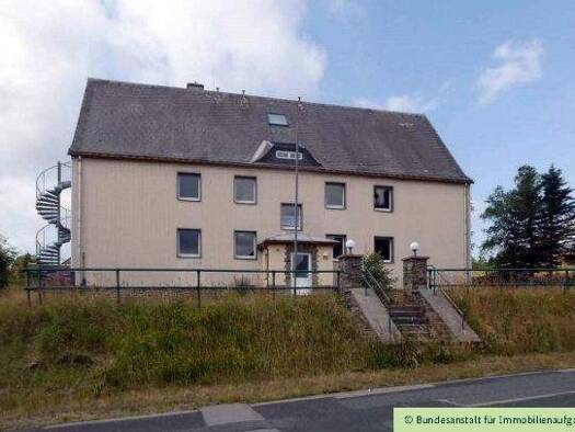 Mehrfamilienhaus zum Kauf 80.000 € 20 Zimmer 308 m² 2.571 m² Grundstück Rudolf-Breitscheid-Straße 33 Reitzenhain 09496