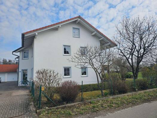 Doppelhaushälfte zur Miete 2.100 € 6 Zimmer 202 m² frei ab 01.06.2026 Dorfnerweg 19 Burghausen 84489