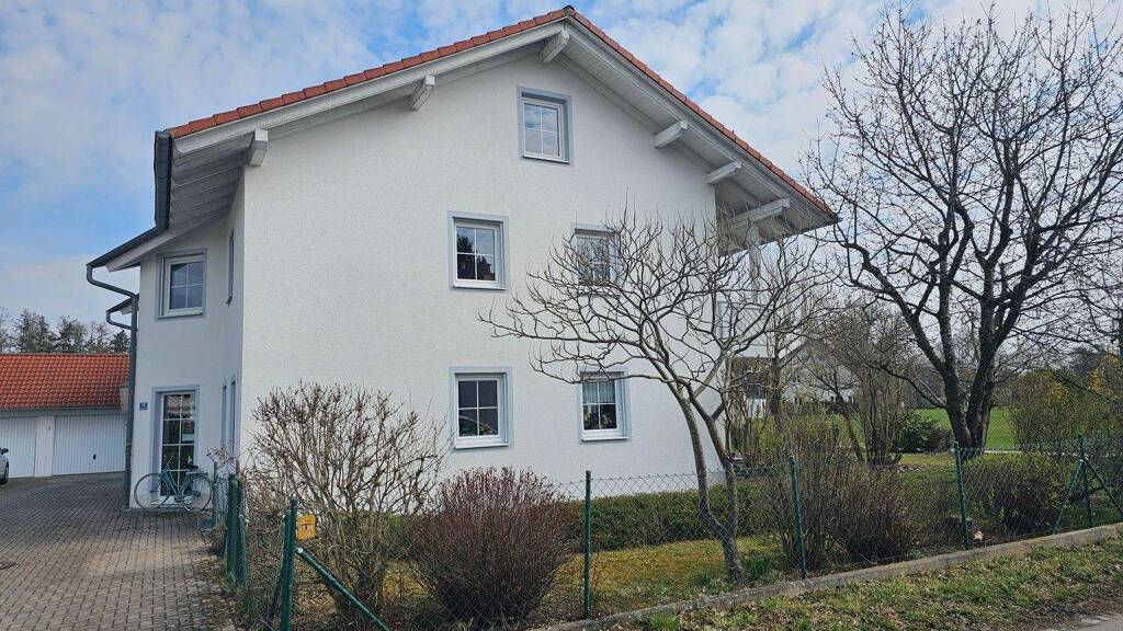 Doppelhaushälfte zur Miete 2.100 € 6 Zimmer 202 m² frei ab 01.06.2026 Dorfnerweg 19 Burghausen 84489
