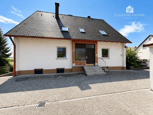 Mehrfamilienhaus zum Kauf 325.000 € 9 Zimmer 186 m² 1.145 m² Grundstück Wallerstein Wallerstein 86757