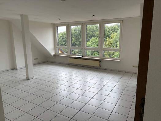 Studio zur Miete 390 € 1 Zimmer 46 m² Dachgeschoss, 3. Geschoss frei ab sofort Raiffeisenstr. 58-60 Huckingen Duisburg 47259
