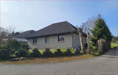 Einfamilienhaus zum Kauf 240.000 € 7 Zimmer 108 m² 1.737 m² Grundstück Am Wasserlauf 3 Oberreichenbach Brand-Erbisdorf / Oberreichenbach 09618