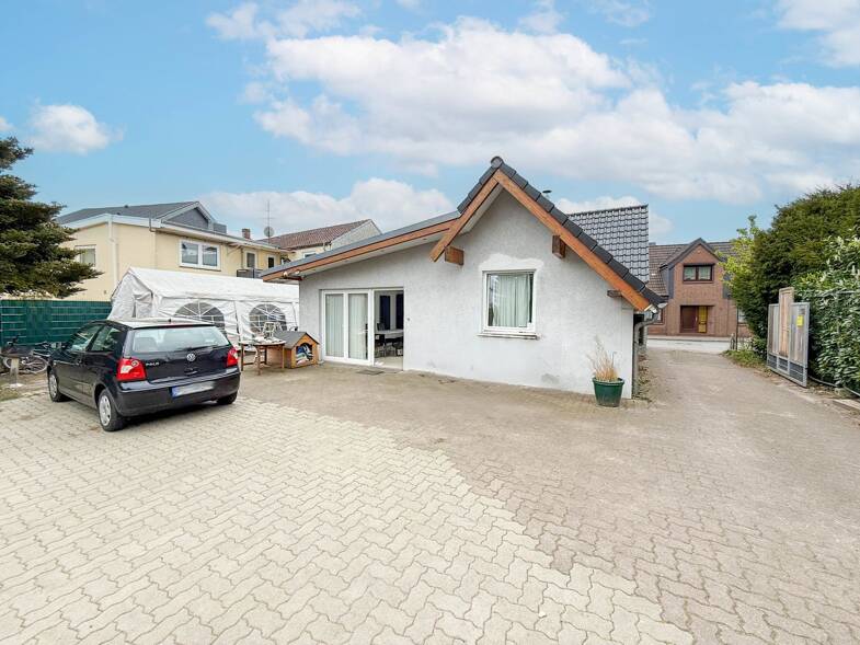 Einfamilienhaus zum Kauf 390.000 € 4 Zimmer 127,7 m² 647 m² Grundstück Barmstedt 25355