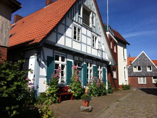 Haus zum Kauf 165.000 € 4,5 Zimmer 120 m² 207 m² Grundstück frei ab sofort Kornstrasse 2 Freiburg (Elbe) 21729