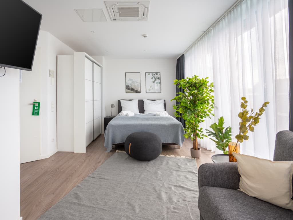 Wohnung zur Miete Wohnen auf Zeit 2.238 € 1 Zimmer 30 m²<br/>Wohnfläche 15.12.2024<br/>Verfügbarkeit Friesenplatz Neustadt - Nord Köln 50672