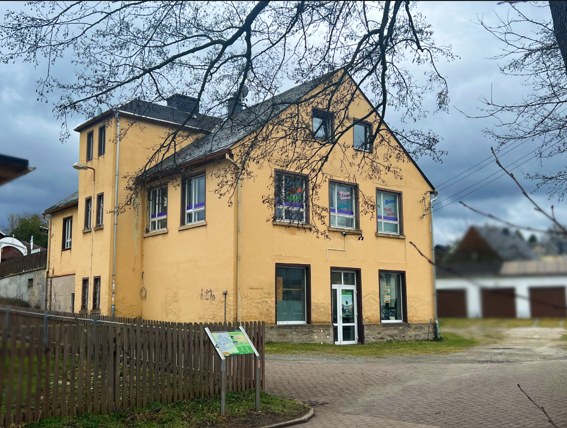 Mehrfamilienhaus zum Kauf 59.500 € 10 Zimmer 355 m²<br/>Wohnfläche 430 m²<br/>Grundstück Sehmatal-Cranzahl Sehmatal-Cranzahl 09465