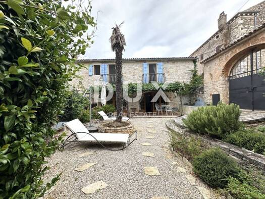 Einfamilienhaus zum Kauf 1 € 10 Zimmer 281 m² 770 m² Grundstück Poreč 52440