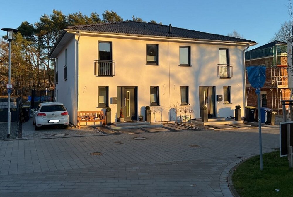 Doppelhaushälfte zum Kauf 559.000 € 4 Zimmer 115 m²<br/>Wohnfläche 450 m²<br/>Grundstück Am Schloß Ahrensburg 22926