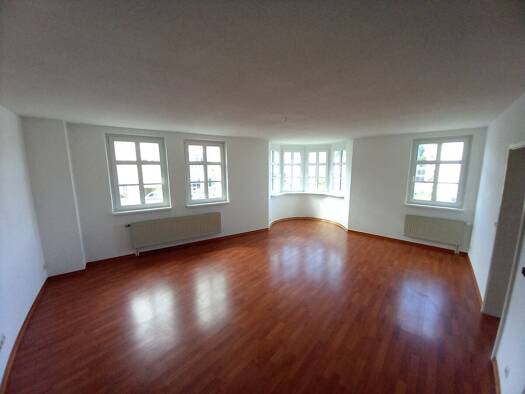 Wohnung zur Miete 410 € 3 Zimmer 82 m² 2. Geschoss frei ab 01.11.2026 Crimmitschau Crimmitschau 08451
