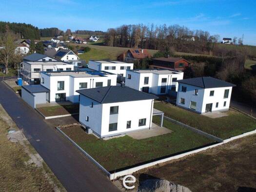 Einfamilienhaus zum Kauf - Erstbezug 575.000 € 5,5 Zimmer 131,3 m² 560 m² Grundstück Laakirchen 4662