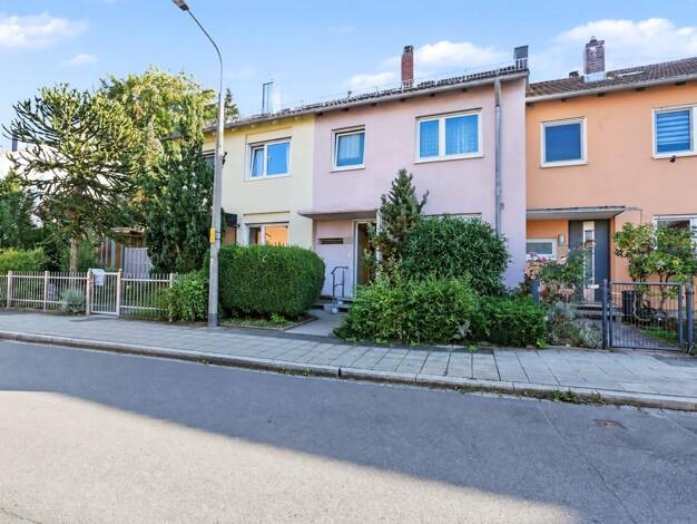 Reihenmittelhaus zum Kauf 349.000 € 5 Zimmer 80,9 m² 205 m² Grundstück Röthenbach b Schweinau Nürnberg 90451