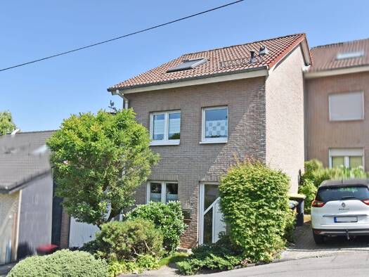Reihenendhaus zum Kauf 398.000 € 6 Zimmer 140 m² 647 m² Grundstück Remscheid 42855