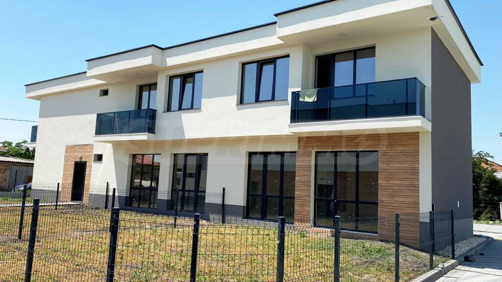 Reihenmittelhaus zum Kauf 180.000 € 3 Zimmer 103,3 m² Vojvodinovo