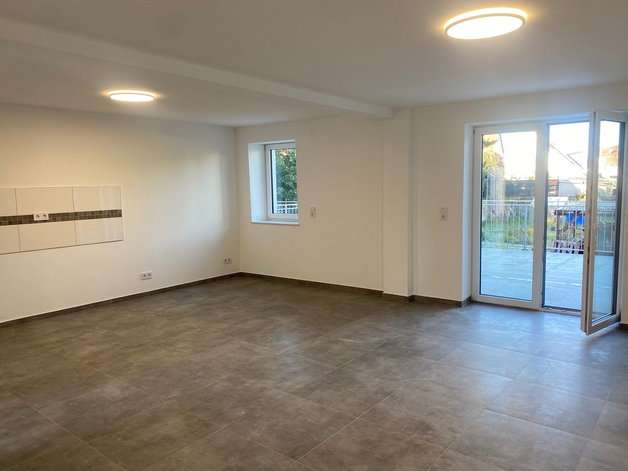 Wohnung zur Miete 550 € 1 Zimmer 56 m²<br/>Wohnfläche ab sofort<br/>Verfügbarkeit Altrip 67122