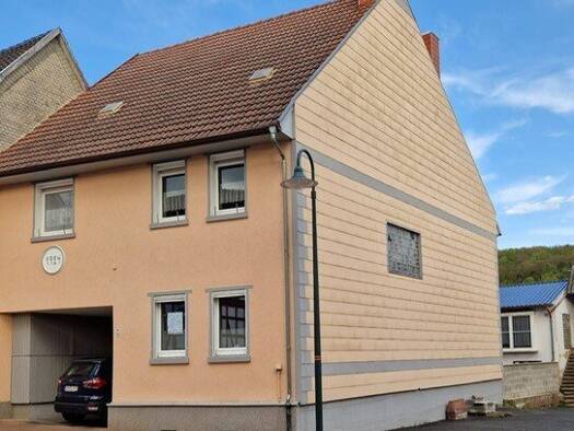 Mehrfamilienhaus zum Kauf provisionsfrei 165.000 € 8 Zimmer 220 m² 258 m² Grundstück Hindenburgstr. 6 Waldkappel 37284