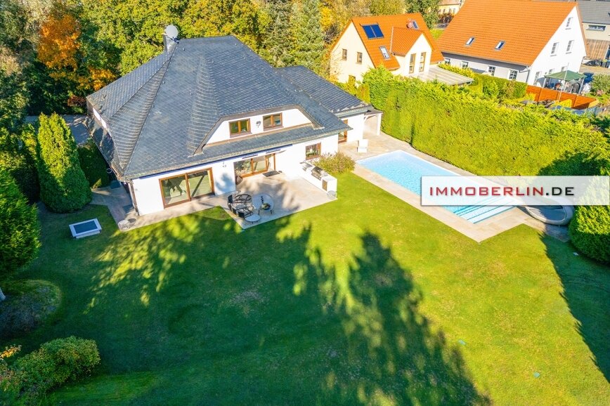 Haus zum Kauf 1.950.000 € 6 Zimmer 320 m²<br/>Wohnfläche 157 m²<br/>Grundstück ab sofort<br/>Verfügbarkeit Seeburg Dallgow-Döberitz 14624