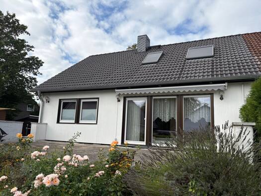 Einfamilienhaus zur Miete 2.290 € 5 Zimmer 120 m² 750 m² Grundstück frei ab 01.12.2026 Sasel Hamburg 22393