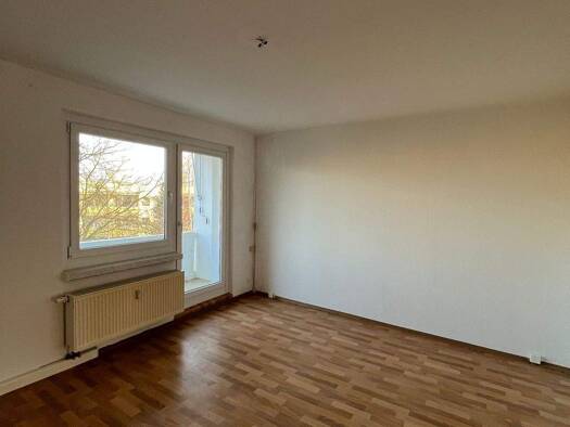 Wohnung zur Miete 266 € 2 Zimmer 48,4 m² 3. Geschoss frei ab sofort Elsterberger Straße 13 Lusan Gera 07549