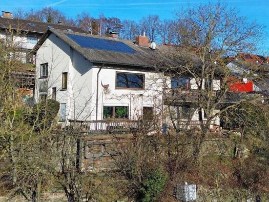 Einfamilienhaus zum Kauf 329.000 € 8 Zimmer 225 m² 824 m² Grundstück Ebelsbach 97500