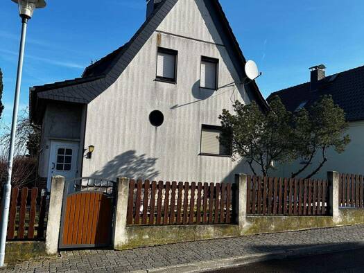Einfamilienhaus zum Kauf 130.000 € 4 Zimmer 100 m² 1.200 m² Grundstück frei ab sofort Großgöhren Lützen 06686