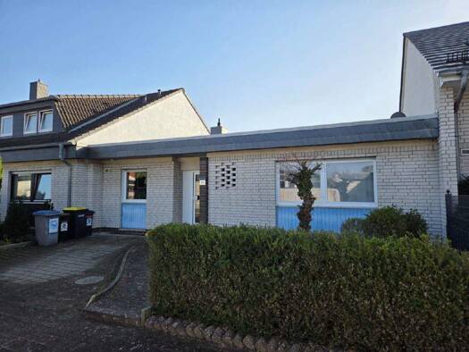 Einfamilienhaus zum Kauf 390.000 € 3,5 Zimmer 110 m² 317 m² Grundstück frei ab 01.08.2026 Burgdorf 31303