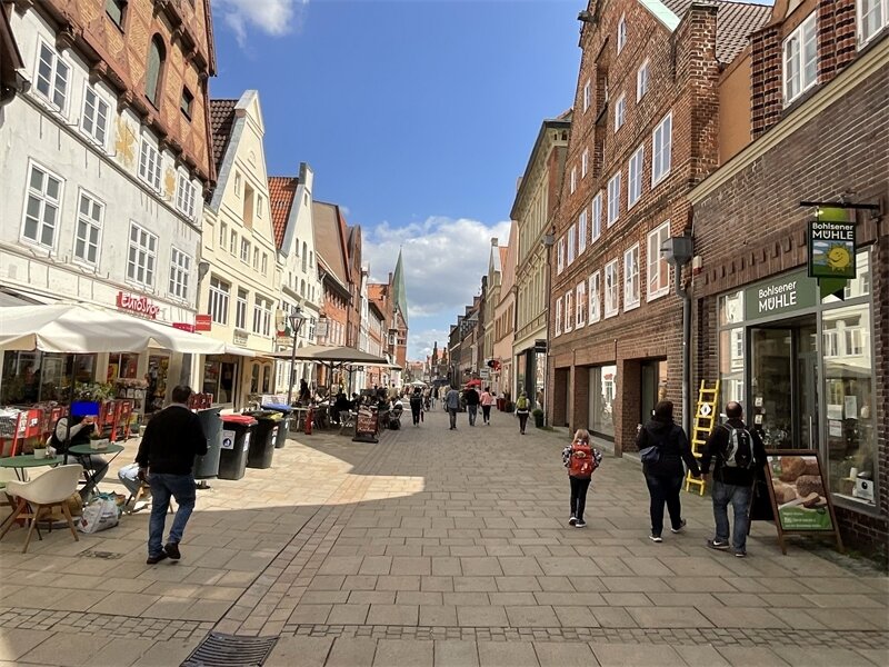 Laden zur Miete 25,79 € 2 Zimmer 91,1 m²<br/>Verkaufsfläche ab 91,1 m²<br/>Teilbarkeit Altstadt Lüneburg 21335