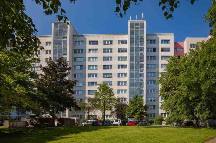 Wohnung zur Miete 519,54 € 4 Zimmer 80,3 m²<br/>Wohnfläche 4.<br/>Geschoss 28.09.2024<br/>Verfügbarkeit Herzberger Str. 18 Prohlis-Nord (Albert-Wolf-Platz) Dresden 01239