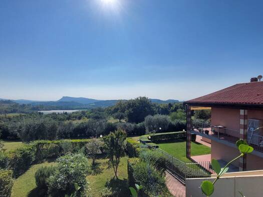 Reihenmittelhaus zum Kauf 470.000 € 4 Zimmer 120 m² 40 m² Grundstück frei ab sofort Costermano sul Garda 37010