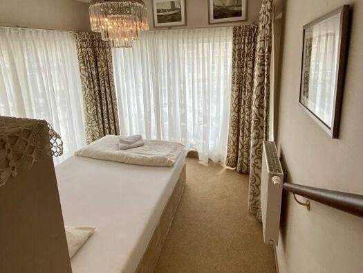 Hotel zum Kauf 850.000 € 10 Zimmer 20 Betten 1.175 m² Grundstück St. Valentin 4300