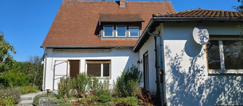 Einfamilienhaus zum Kauf 435.000 € 7 Zimmer 150 m²<br/>Wohnfläche 858 m²<br/>Grundstück ab sofort<br/>Verfügbarkeit Dormitz 91077