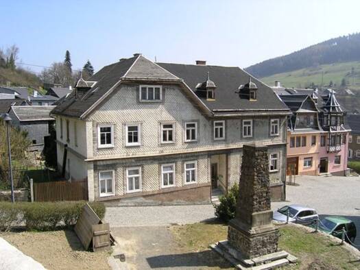 Mehrfamilienhaus zum Kauf 17.500 € 20 Zimmer 337 m² 608 m² Grundstück frei ab sofort Gräfenthal Gräfenthal 98743