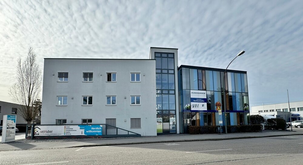 Bürofläche zur Miete 2.805 € 267,2 m²<br/>Bürofläche Industriegebiet Landshut 84030