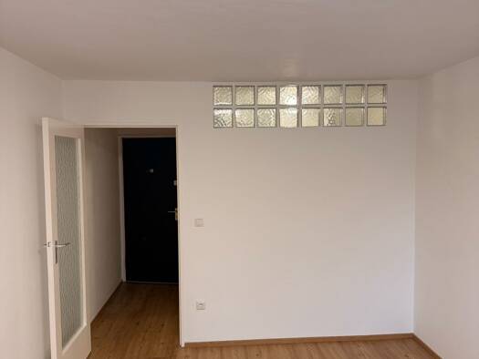 Wohnung zur Miete 750 € 1 Zimmer 30 m² Geschoss 1/5 frei ab 15.04.2026 Schleißheimer Straße 128 Schwabing-West München 80797