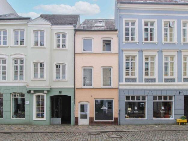 Mehrfamilienhaus zum Kauf 349.000 € 7 Zimmer 163,1 m² 119,1 m² Grundstück Altstadt Flensburg 24939