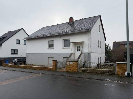 Einfamilienhaus zum Kauf 249.000 € 7 Zimmer 155 m² 701 m² Grundstück Mensfelden Hünfelden 65597