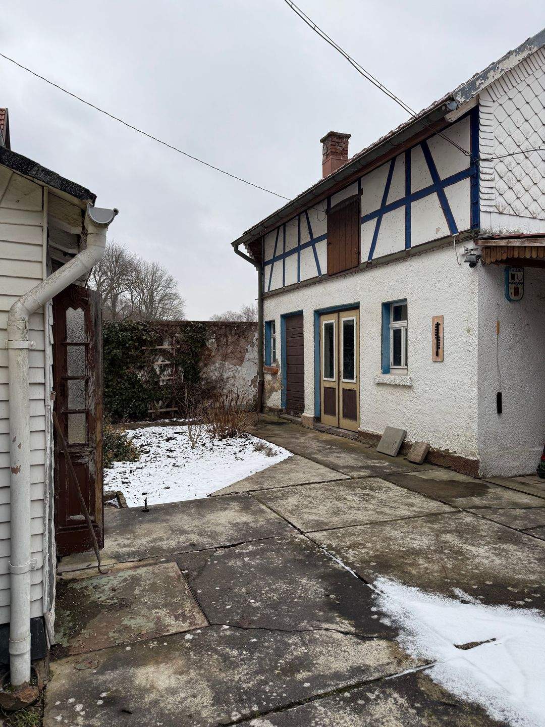 Immobilie in Luisenthal - Doppelhaushälfte mit Charakter & Potenzial - Raum für Ideen und neue Wohnkonzepte - Bild 1