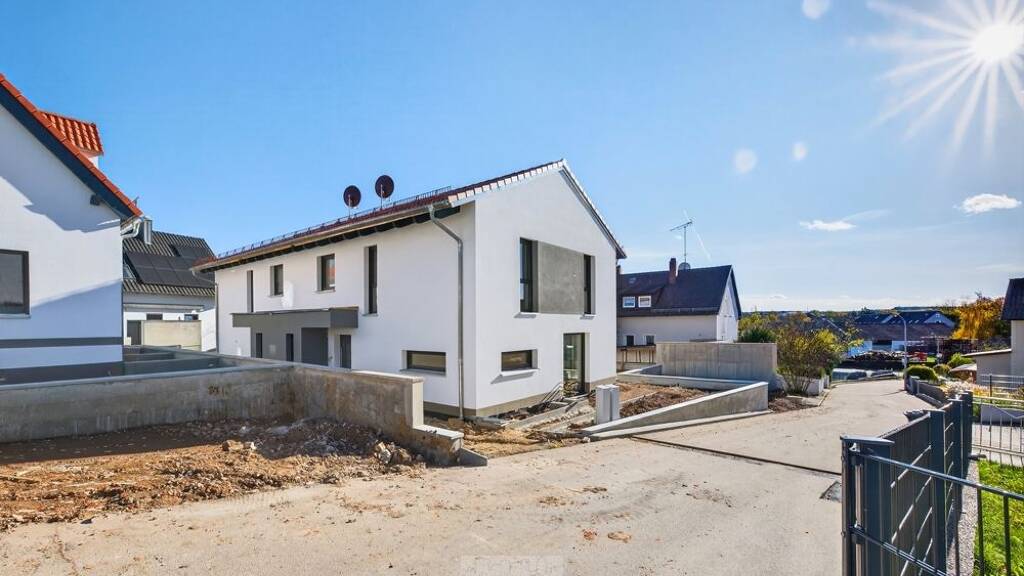 Doppelhaushälfte zum Kauf - Erstbezug provisionsfrei 599.000 € 5 Zimmer 129 m² 220 m² Grundstück Thalmassing 93107