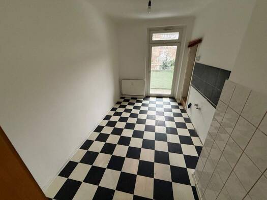Wohnung zur Miete 380 € 3 Zimmer 68 m² 2. Geschoss frei ab sofort August-Bebel-Str. 32 Zeitz 06712
