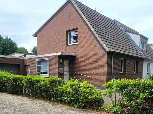 Doppelhaushälfte zum Kauf 379.000 € 5 Zimmer 96 m² 400 m² Grundstück frei ab 01.09.2025 Oststraße 26 Rheinfeld Dormagen 41539
