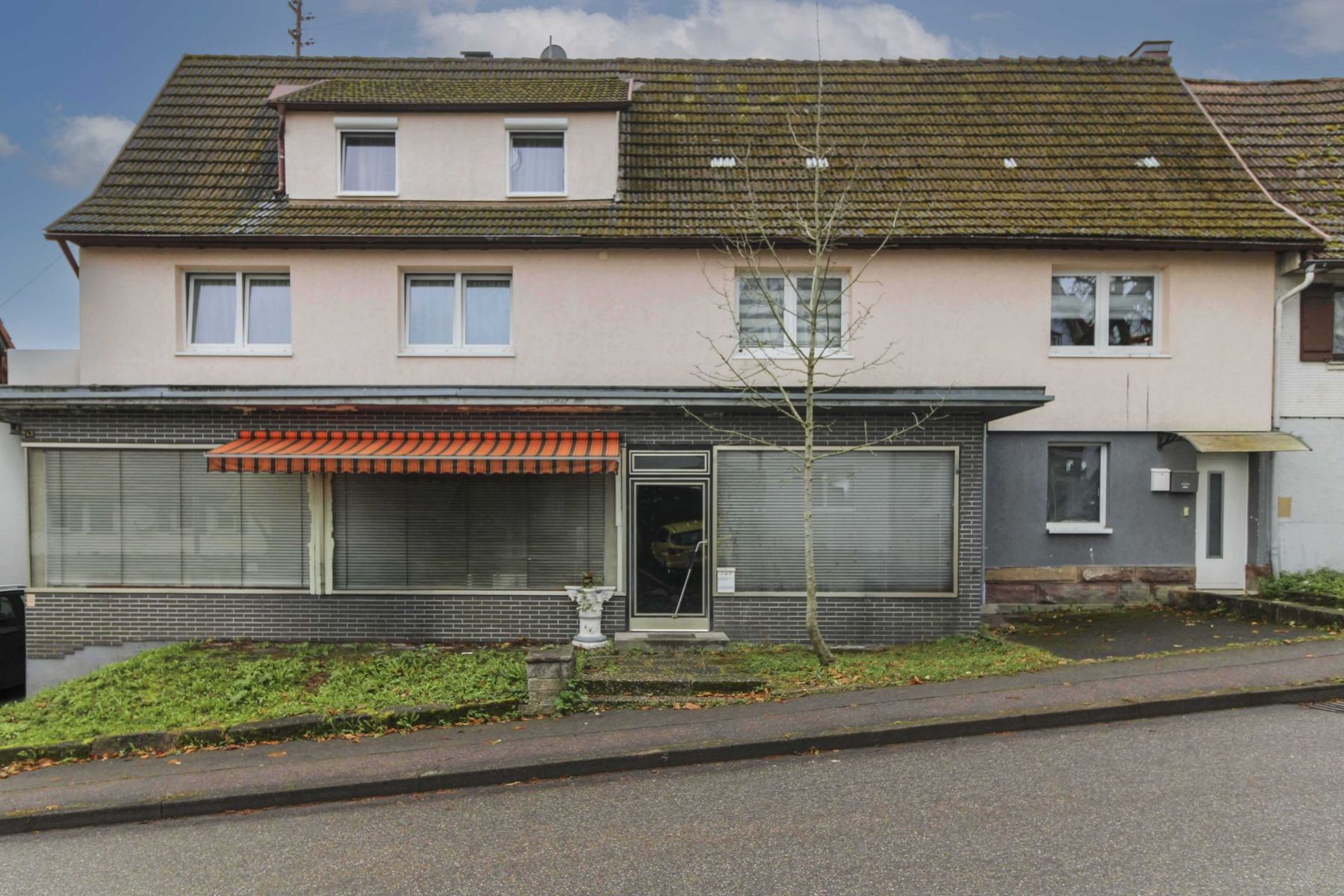 Mehrfamilienhaus zum Kauf 370.000 € 10 Zimmer 196 m²<br/>Wohnfläche 393 m²<br/>Grundstück Dietersweiler Freudenstadt 72250