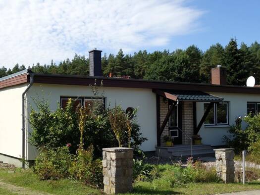 Einfamilienhaus zum Kauf 230.000 € 5 Zimmer 132 m² 1.640 m² Grundstück Lohmen Lohmen 18276