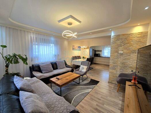 Einfamilienhaus zum Kauf 459.000 € 5 Zimmer 121 m² 628 m² Grundstück Pernau Wels 4600