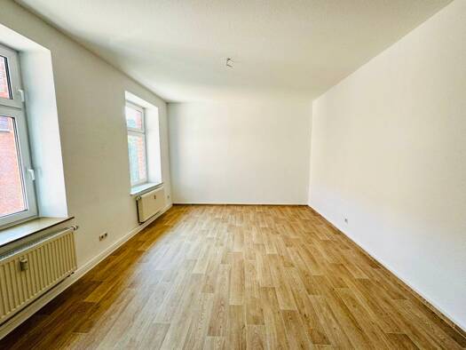 Wohnung zur Miete 570 € 3 Zimmer 94,9 m² 2. Geschoss Klughardtstraße 6 Innenstadt Dessau-Roßlau 06842
