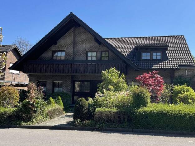 Einfamilienhaus zum Kauf provisionsfrei 599.000 € 8 Zimmer 240 m² 911 m² Grundstück Rott Roetgen 52159