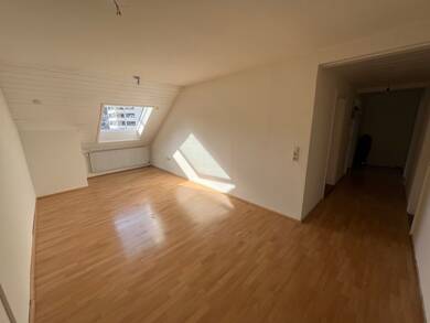 Wohnung zur Miete 850 € 3 Zimmer 80 m² Dachgeschoss Mitte Lörrach 79539
