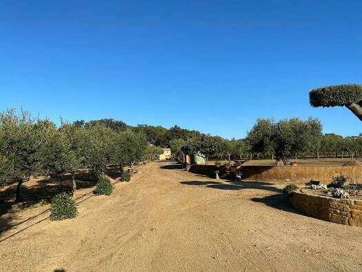 Einfamilienhaus zum Kauf 1.200.000 € 65 m² 16.250 m² Grundstück Mont-ras 17253