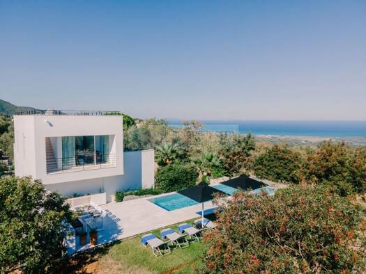 Villa zum Kauf 1.300.000 € 5 Zimmer 300 m² 2.502 m² Grundstück Municipality of Northern Corfu 49100